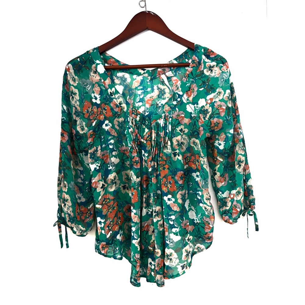 Lauren Conrad floral button up shirt size small